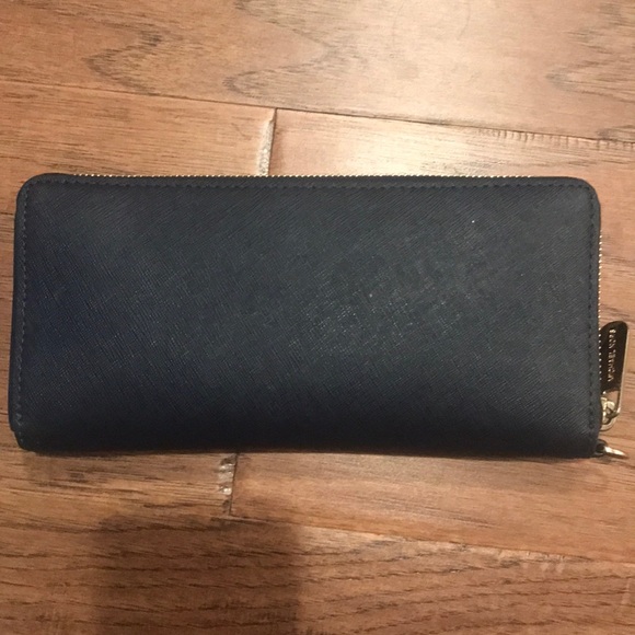 SOLD Navy Michael Kors Jet Set Continental Wallet - Picture 2 of 5